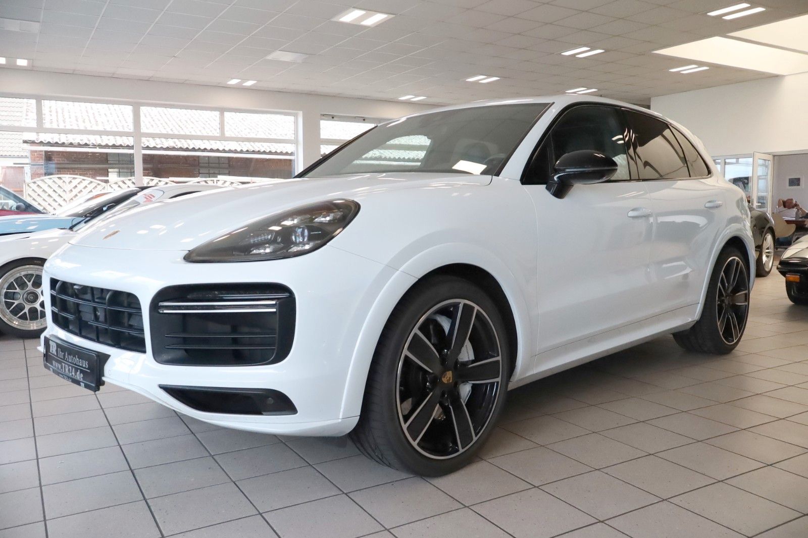 Fahrzeugabbildung Porsche Cayenne Turbo SportDesign/HeadUP/ACC/22Zoll/DAB