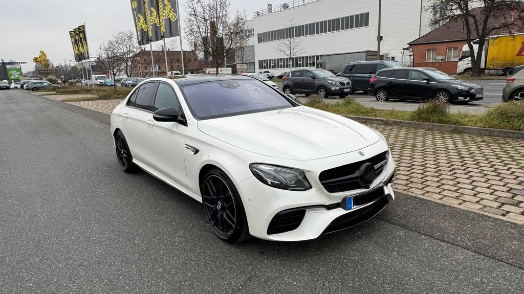 Mercedes-Benz E 63 AMG