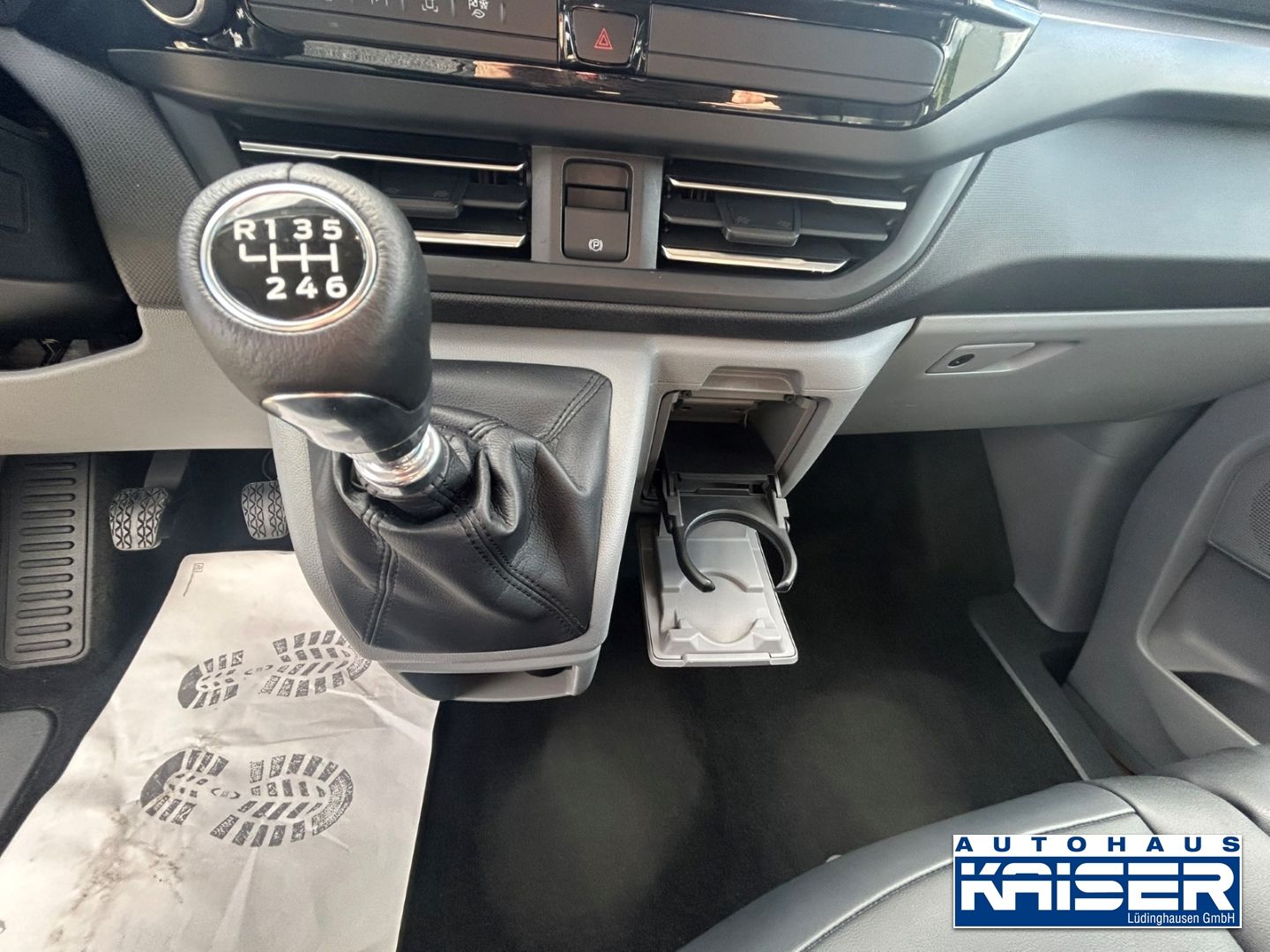 Ford Tourneo Custom L1 Titanium 9sitzer El. AHK Leder foto 17