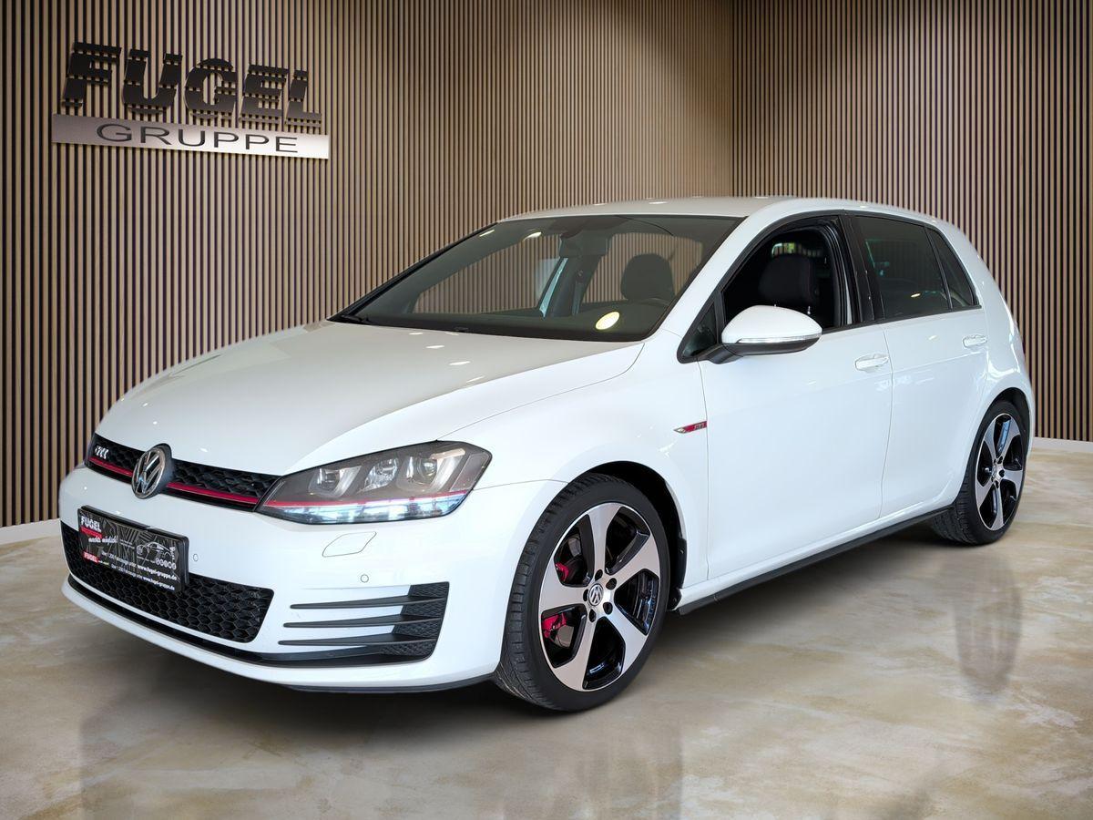 Volkswagen Golf 7 GTI 220 ch • 5 portes • Boîte manuelle 6 • GPS • Xénon • 18"