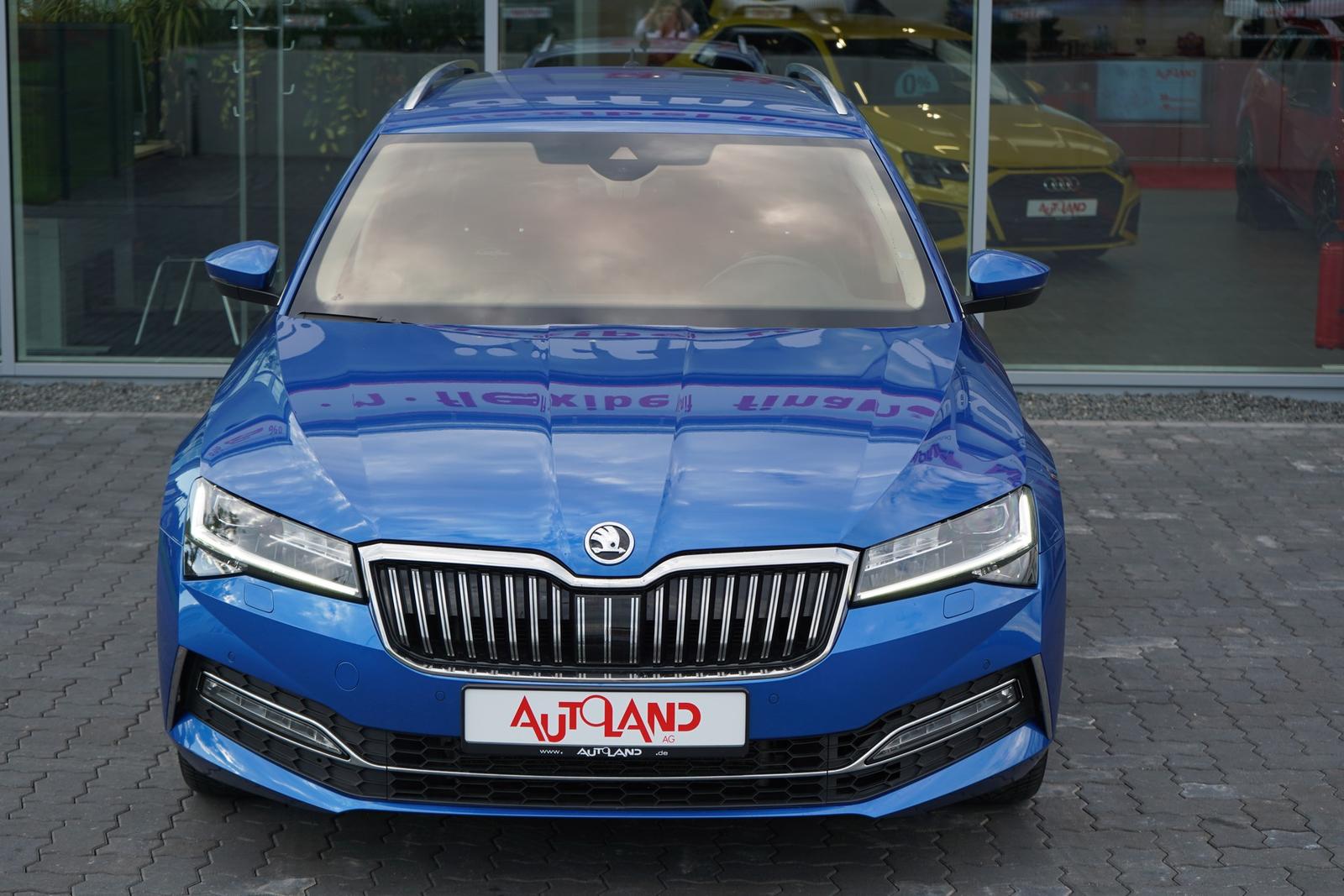 Skoda Superb Combi 2.0 TSI 4x4 DSG LED Navi AHK ACC