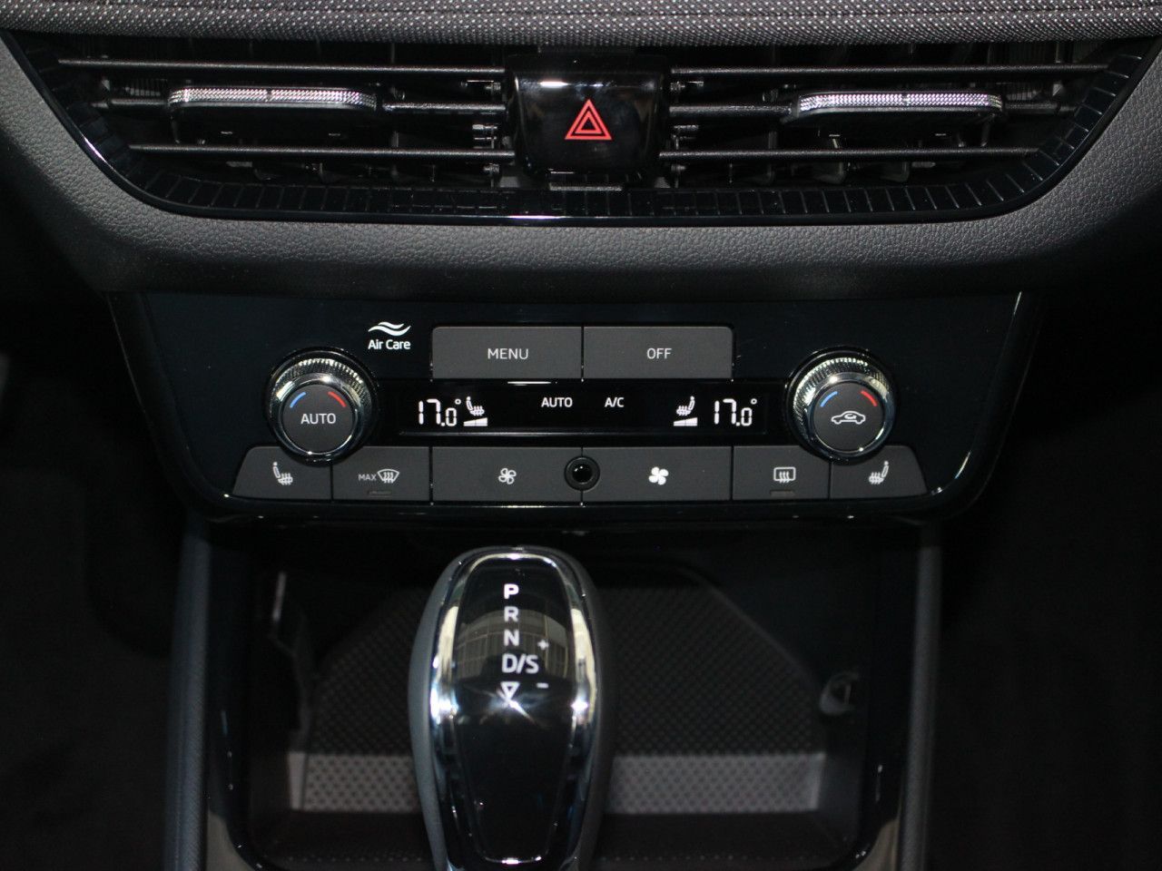 Fahrzeugabbildung SKODA Fabia 1.0 TSI DSG Selection RFK/APP/SHZ