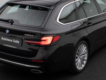 Fahrzeugabbildung BMW 530d xDr Tour Luxury Line ACC H/K Panorama DAB