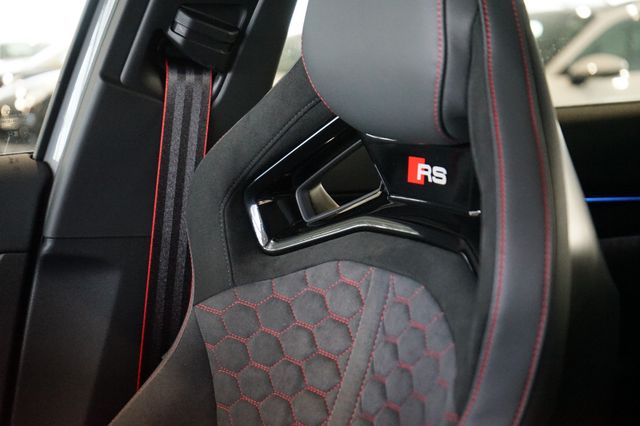 Audi RS3 Sportback | Schalensitze | Pano | SOFORT Audi RS3 Sportback | Schalensitze | Pano | SOFORT