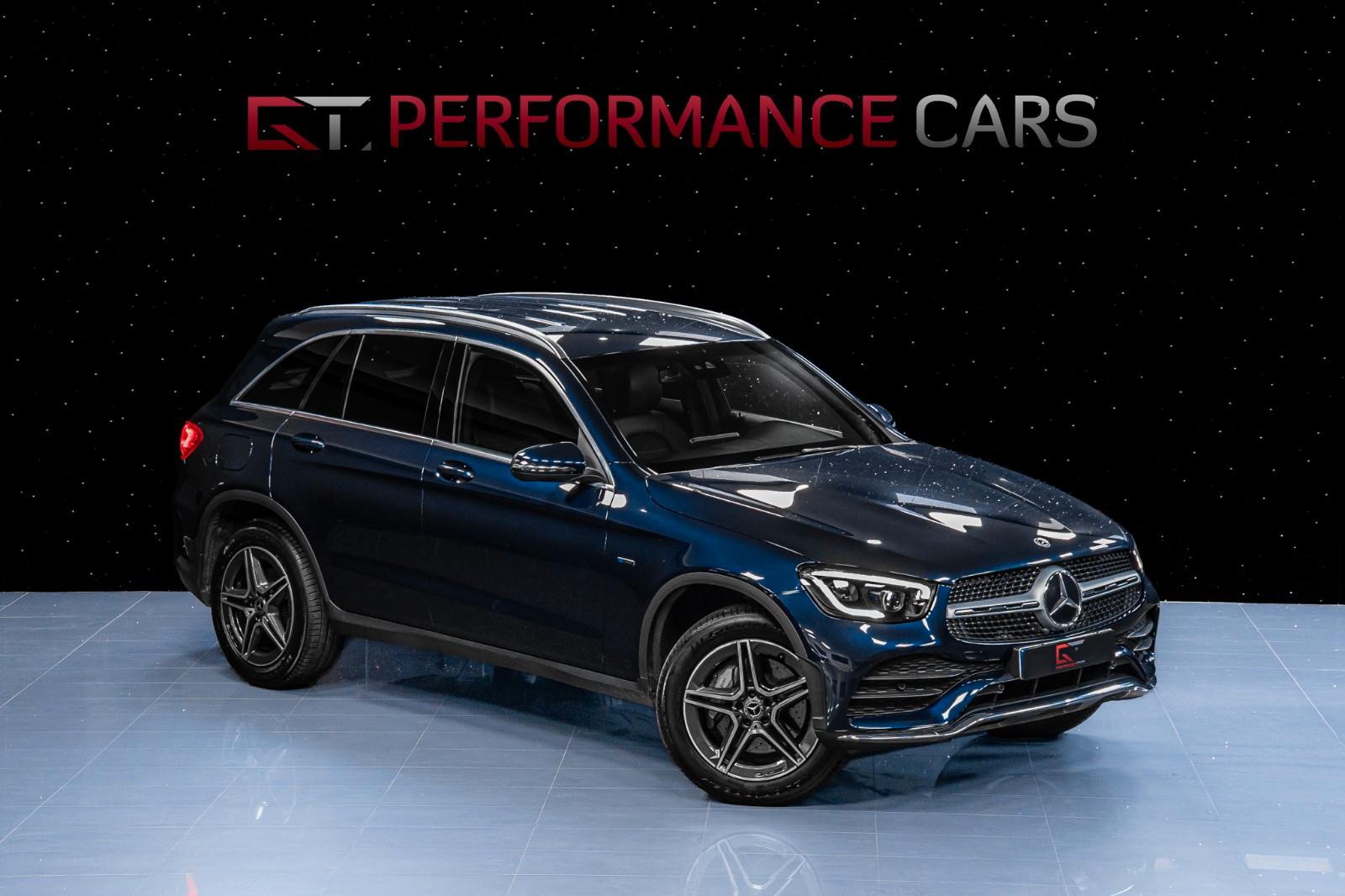 Mercedes-Benz GLC 300 e 4M AMG Cavansite Blue Cockpit Matrix