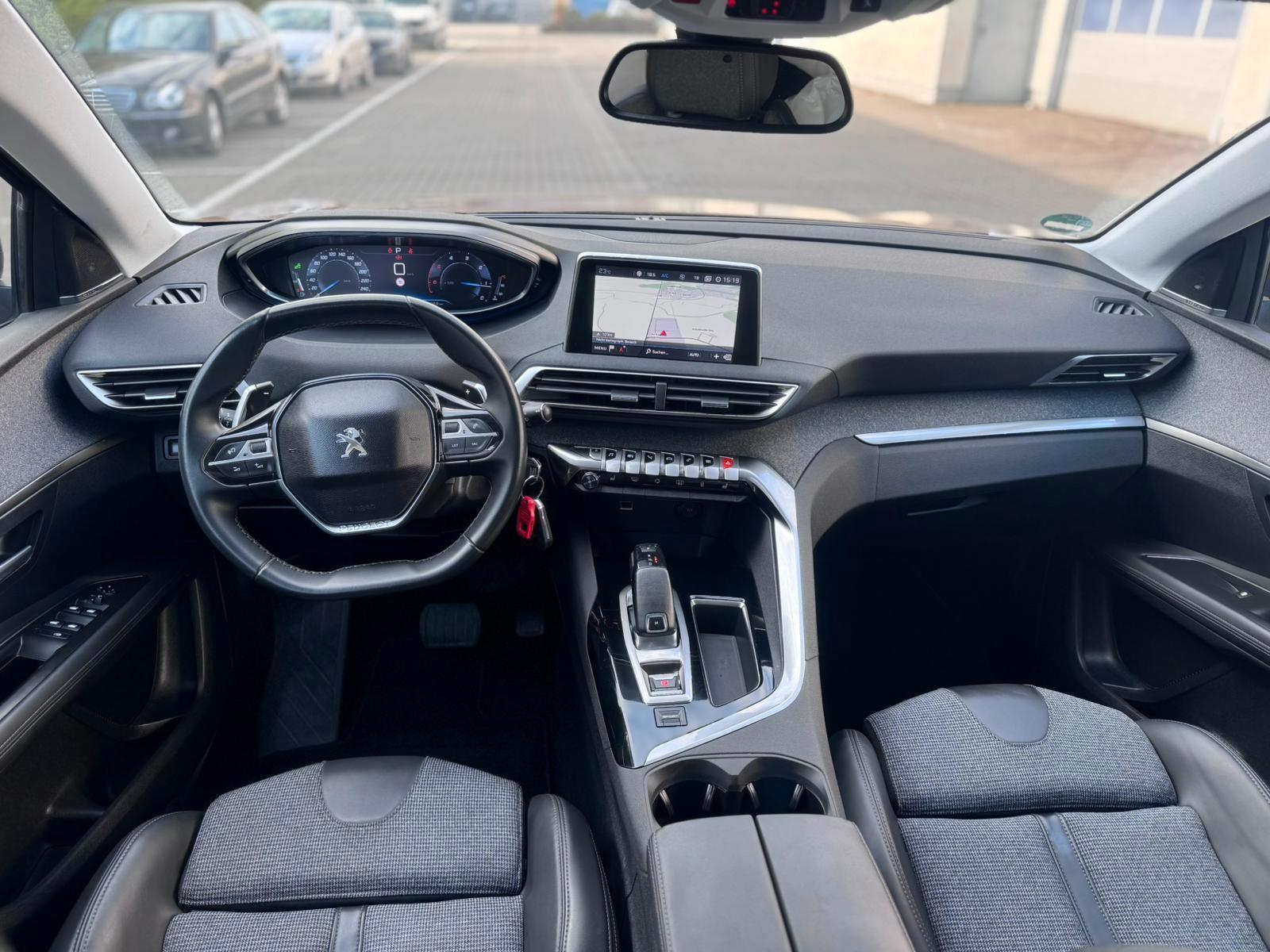 Peugeot 3008 Allure 1Hand 177Ps AHK TOP GEPFLEGT