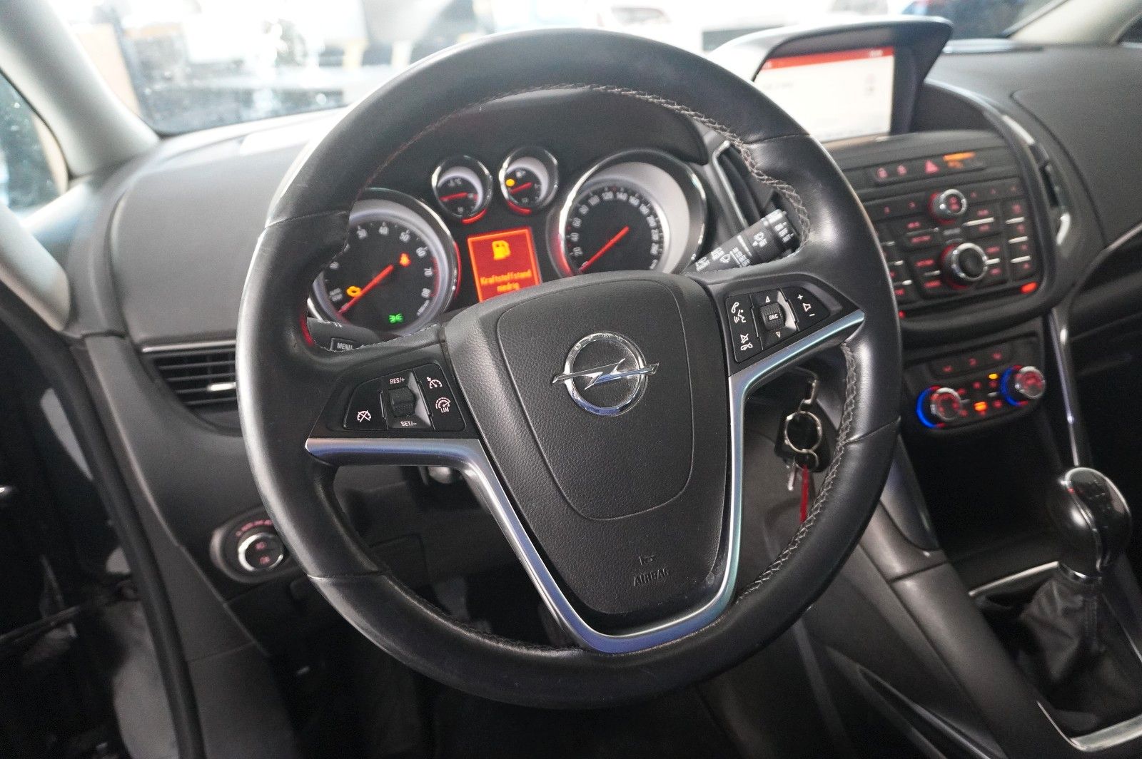 Fahrzeugabbildung Opel Zafira C Tourer 1.6 INNOVATION NAVI/BI-XENON/AHK