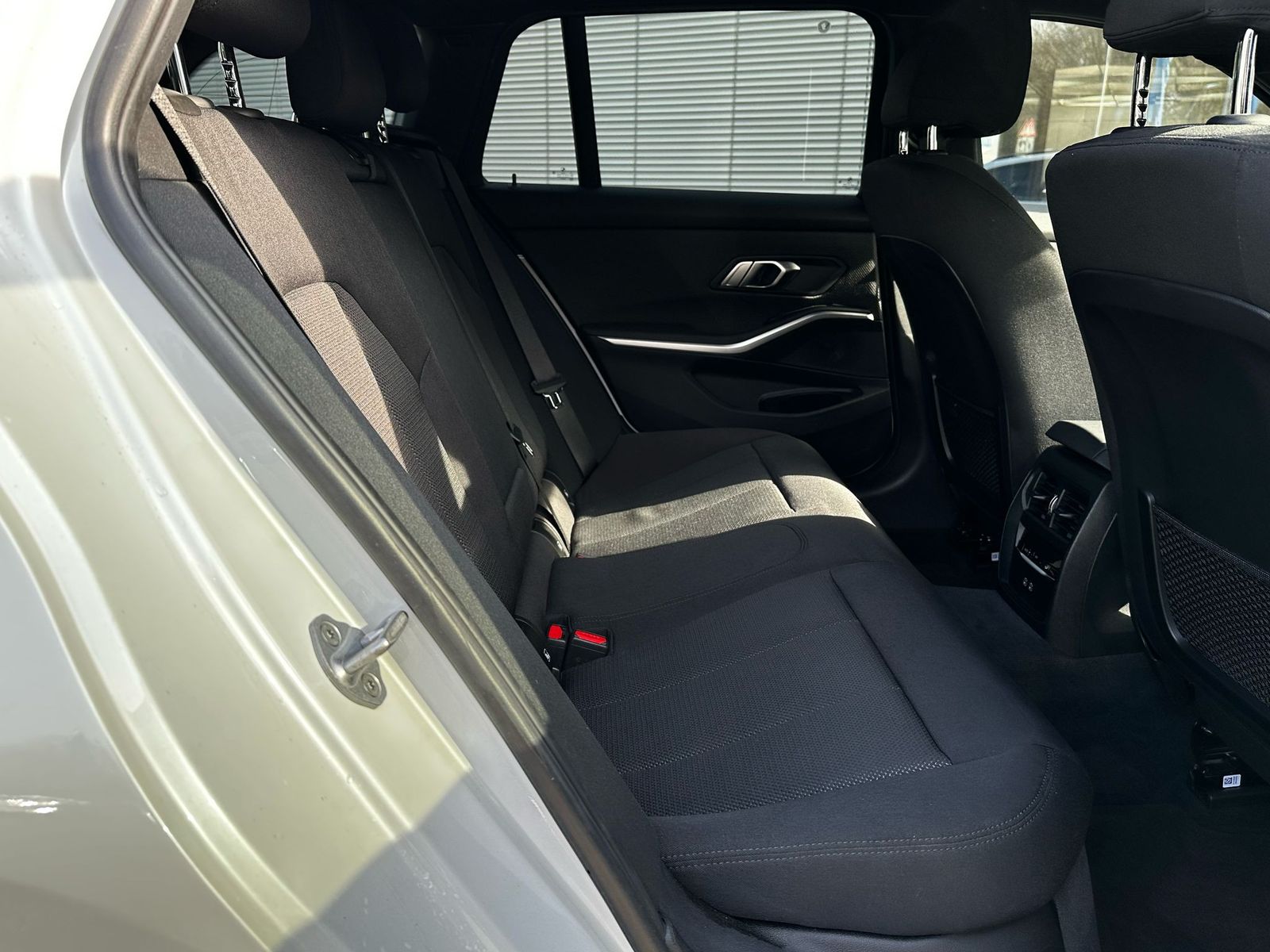 Fahrzeugabbildung BMW 318d Aut Advan Tou VIRTU+PROF+NAVI+SHZ+LED+PDC+M