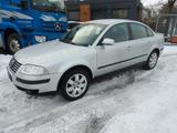 Volkswagen Passat 2.3 V5 Comfortline Klima - Volkswagen Passat: Limousine, 3c