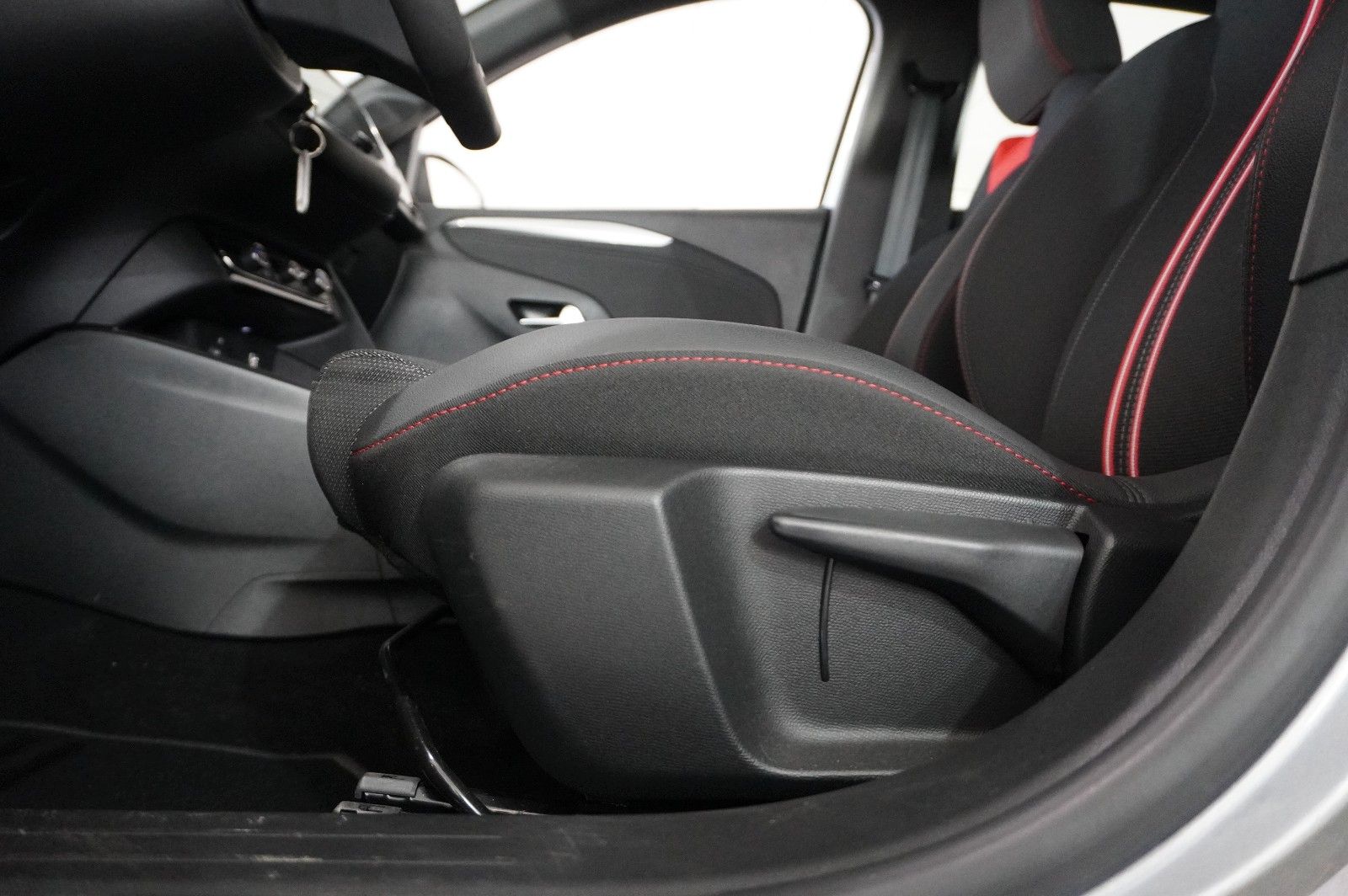 Fahrzeugabbildung Opel Corsa F 1.2T GS SPORT NAVI/LED/KAMERA/SPORT/DAB+