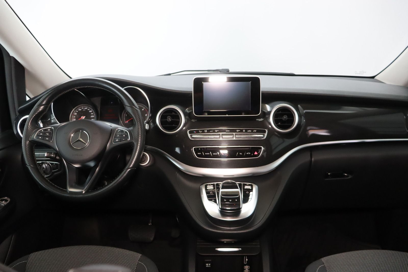 Fahrzeugabbildung Mercedes-Benz V 220 CDI/d EDITION lang * 7-Sitze * LED * ILS