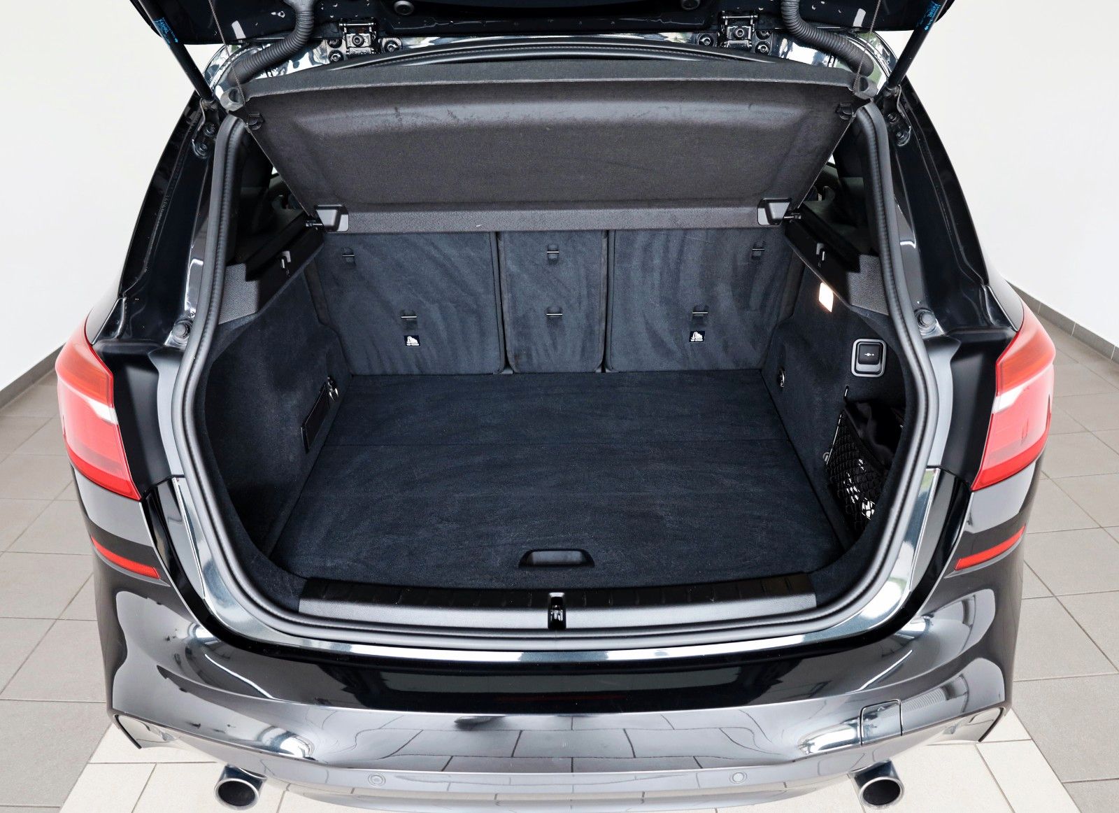 Fahrzeugabbildung BMW 220iA Active Tourer M Sport Alcantara,LED,SH,PDC