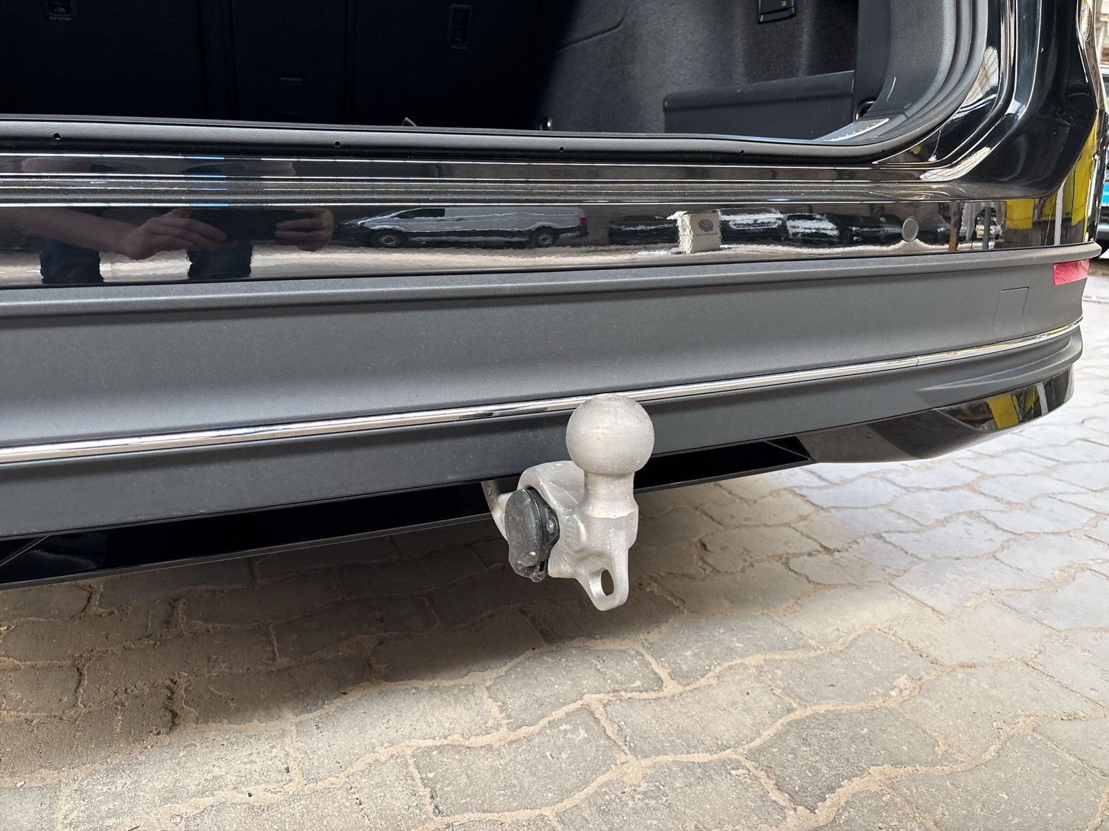 Fahrzeugabbildung Volkswagen Passat Variant 1.5 TSI eHybrid Business AHK HuD