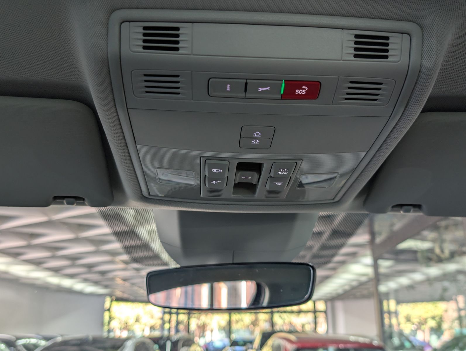 Fahrzeugabbildung SKODA Kodiaq Clever 4x4 PANO*AHK*CANTON*4xSHZ*7-Sitzer