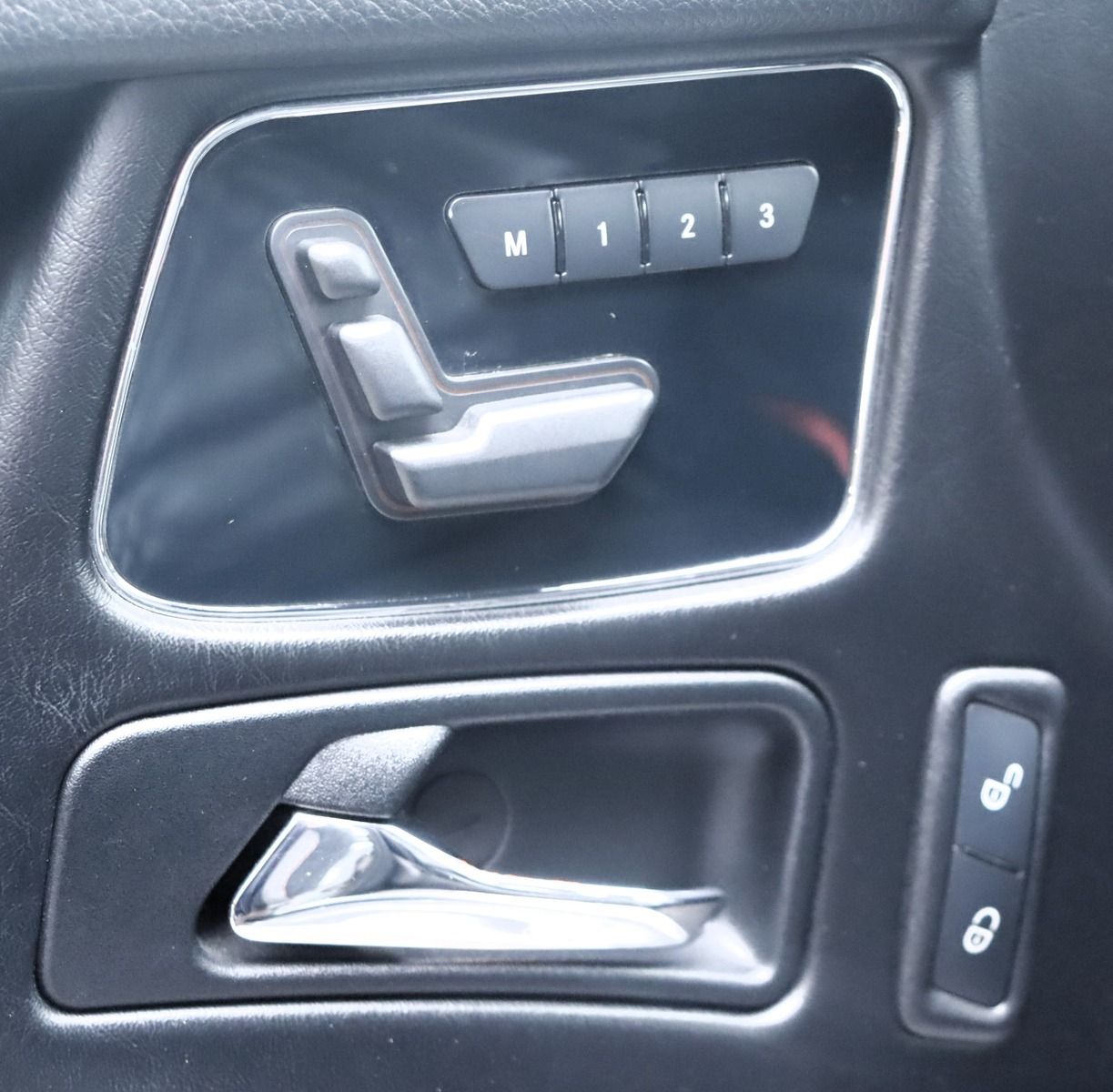 Fahrzeugabbildung Mercedes-Benz G 65 AMG * Standhzg. * DIS *