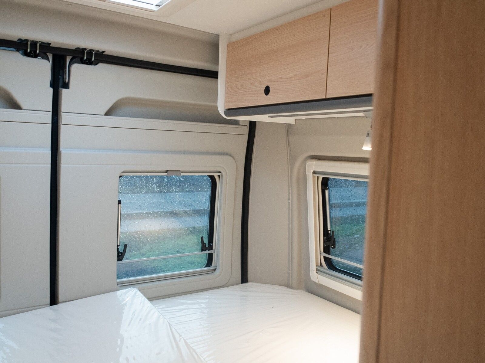 Fahrzeugabbildung Sunlight Adventure Cliff 540 Rahmenfenster, Dieselheizung