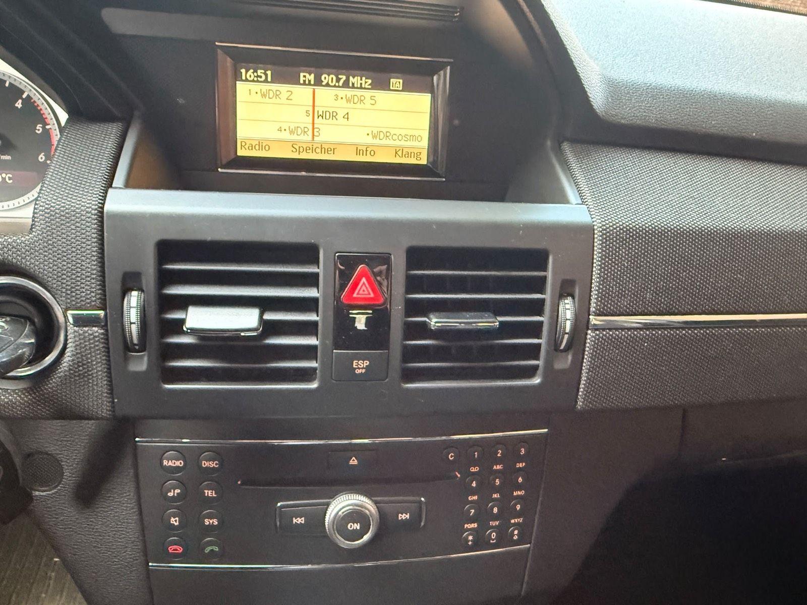 Mercedes-Benz GLK220 2010 — photo 13