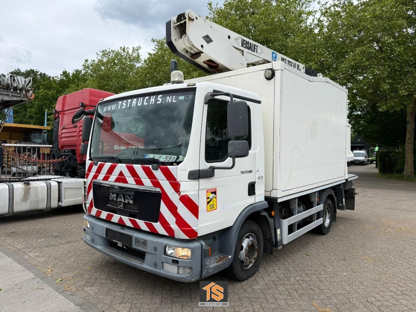 MAN TGL 12.180 4X2 BL VERSALIFT 15 METER - MANUAL -