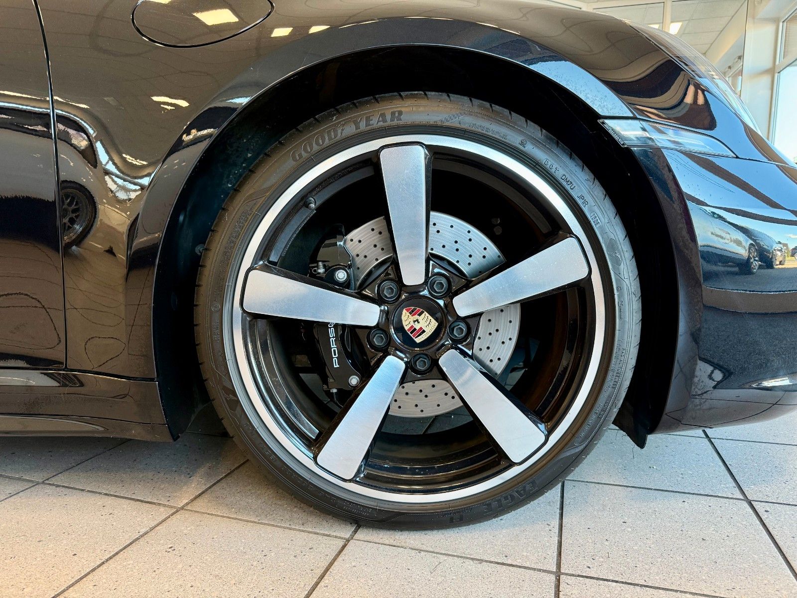 Fahrzeugabbildung Porsche 911 992 Targa 4S SportDesign/LIFT/ACC/SCP/Inno