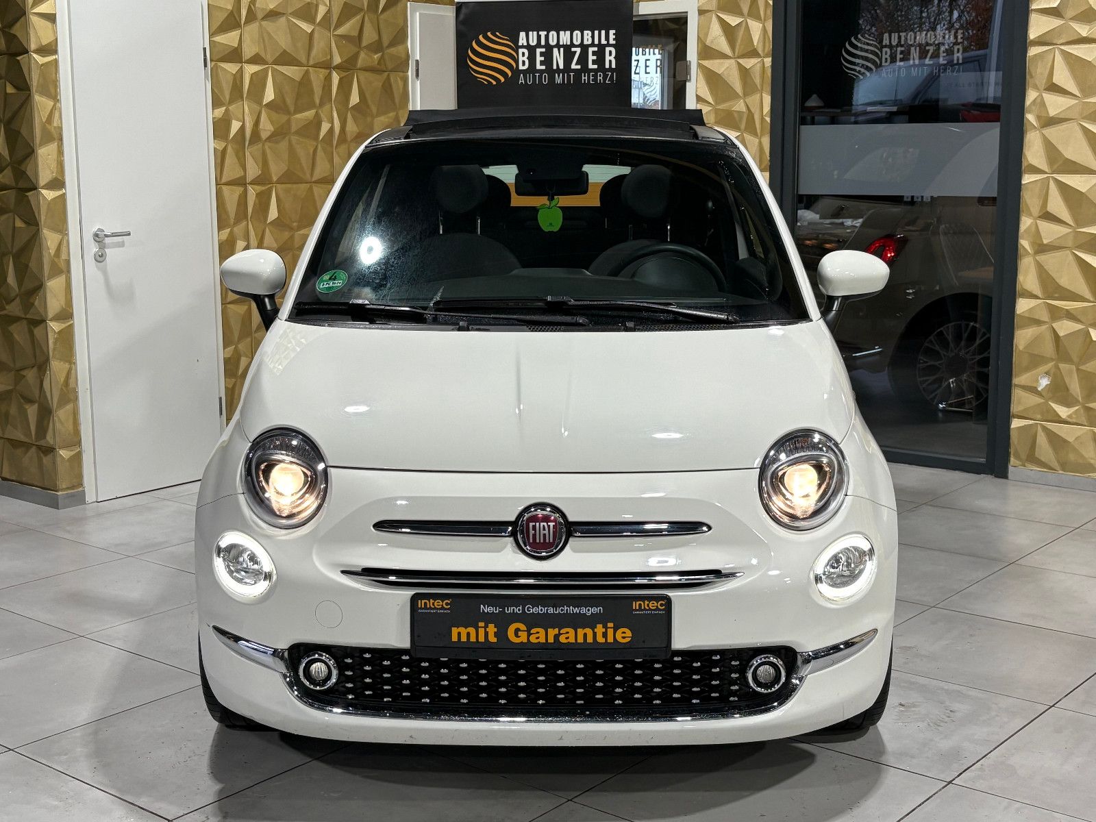 Fahrzeugabbildung Fiat 500 Dolcevita/PANO/PDC/KLIMA/DAB/TEMPOMAT/BLUETO