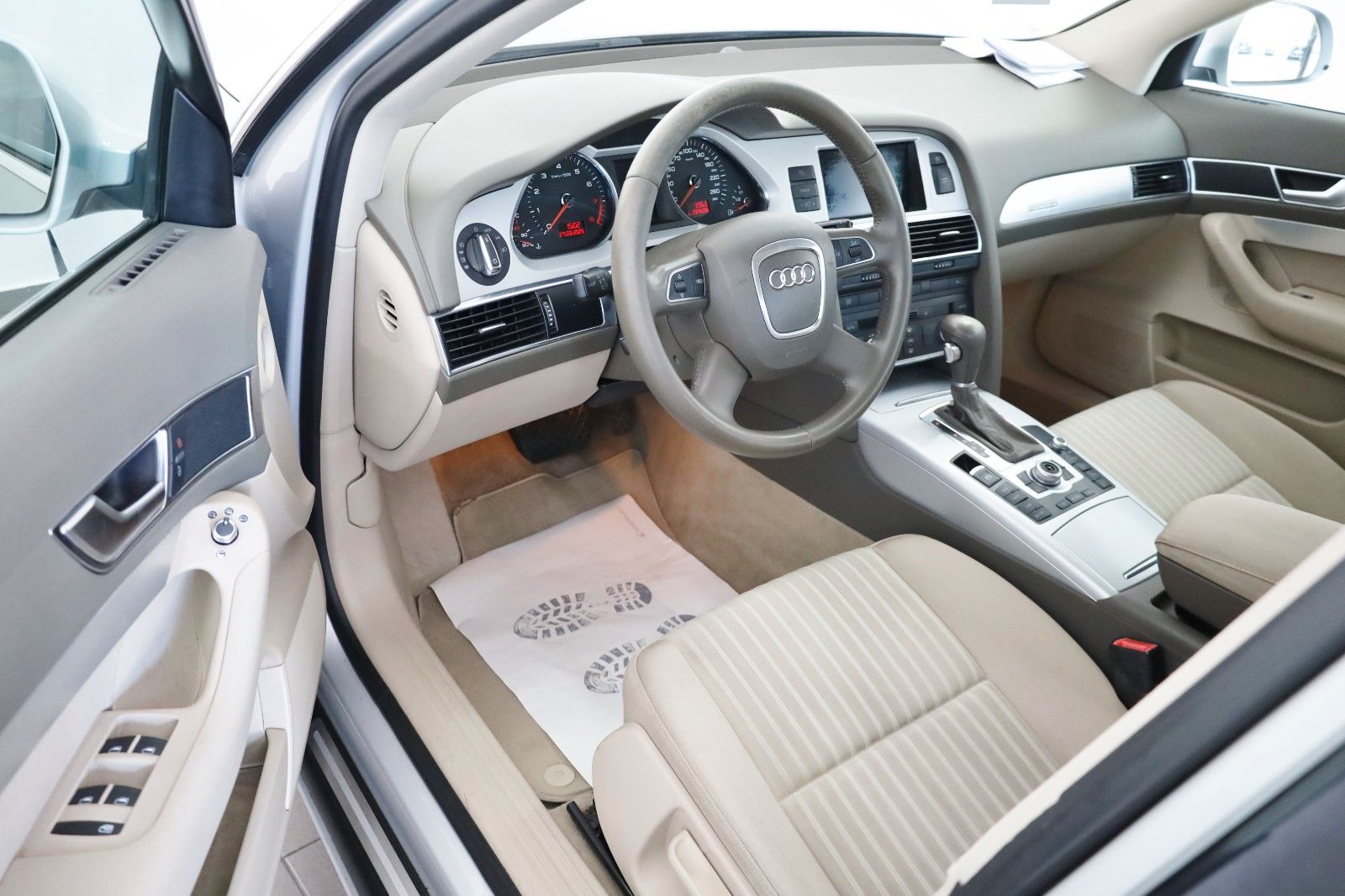 Fahrzeugabbildung Audi A6 Avant 2.8 FSI quattro Navi,Xenon,ÖLVERBRAUCH!