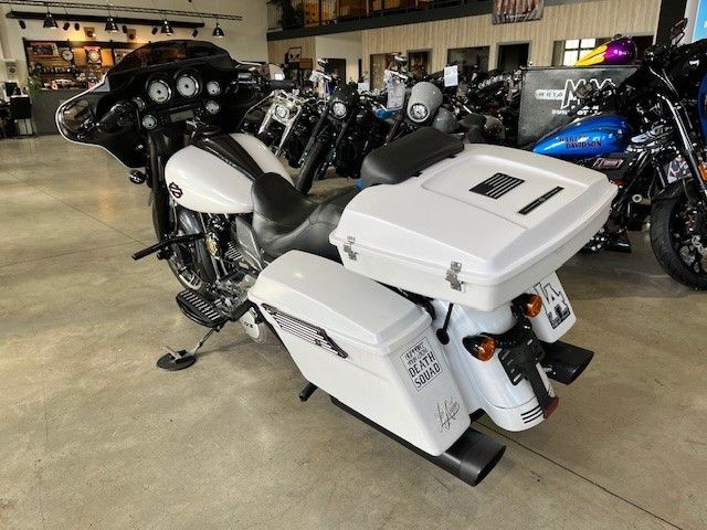 Fahrzeugabbildung Harley-Davidson Street Glide 103 cui