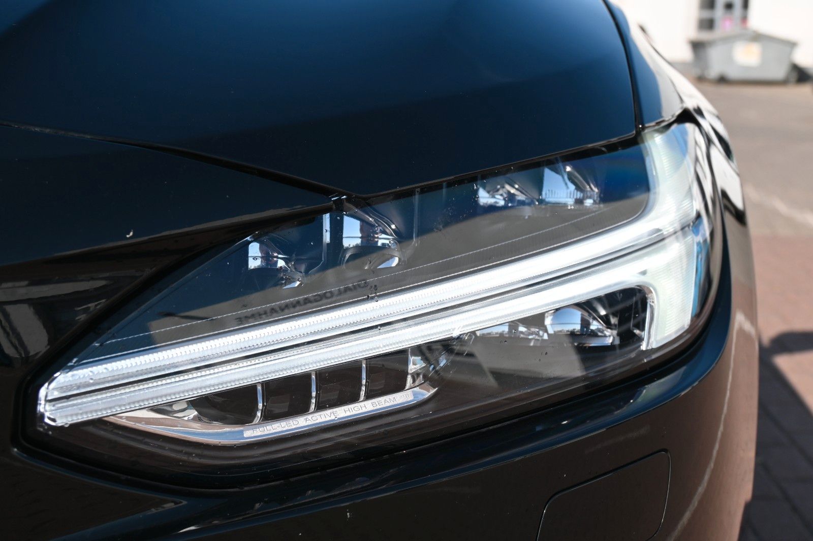 Fahrzeugabbildung Volvo V90 T6 PHEV AWD  Core Bright*AHK*Voll LED*Alarm*