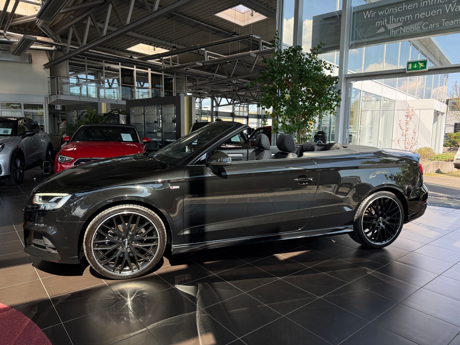 Fahrzeugabbildung Audi A3 Cabriolet 35 TFSI S line B&O ACC LED