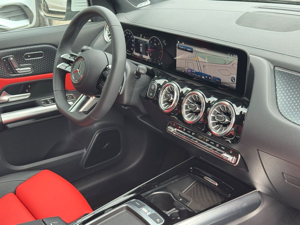 Mercedes-Benz GLA 220 d 4M AMG Premium Distro Burmester Leder