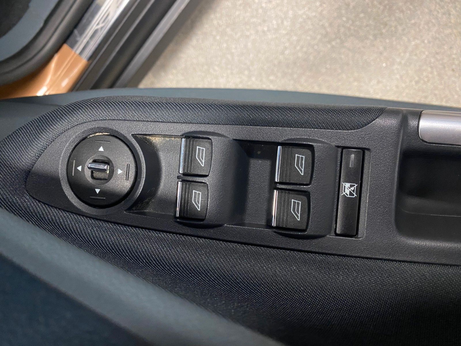 Fahrzeugabbildung Ford C-Max 1.0 EcoBoost SYNC Edition+AHK+NAVI+PDC+ALU