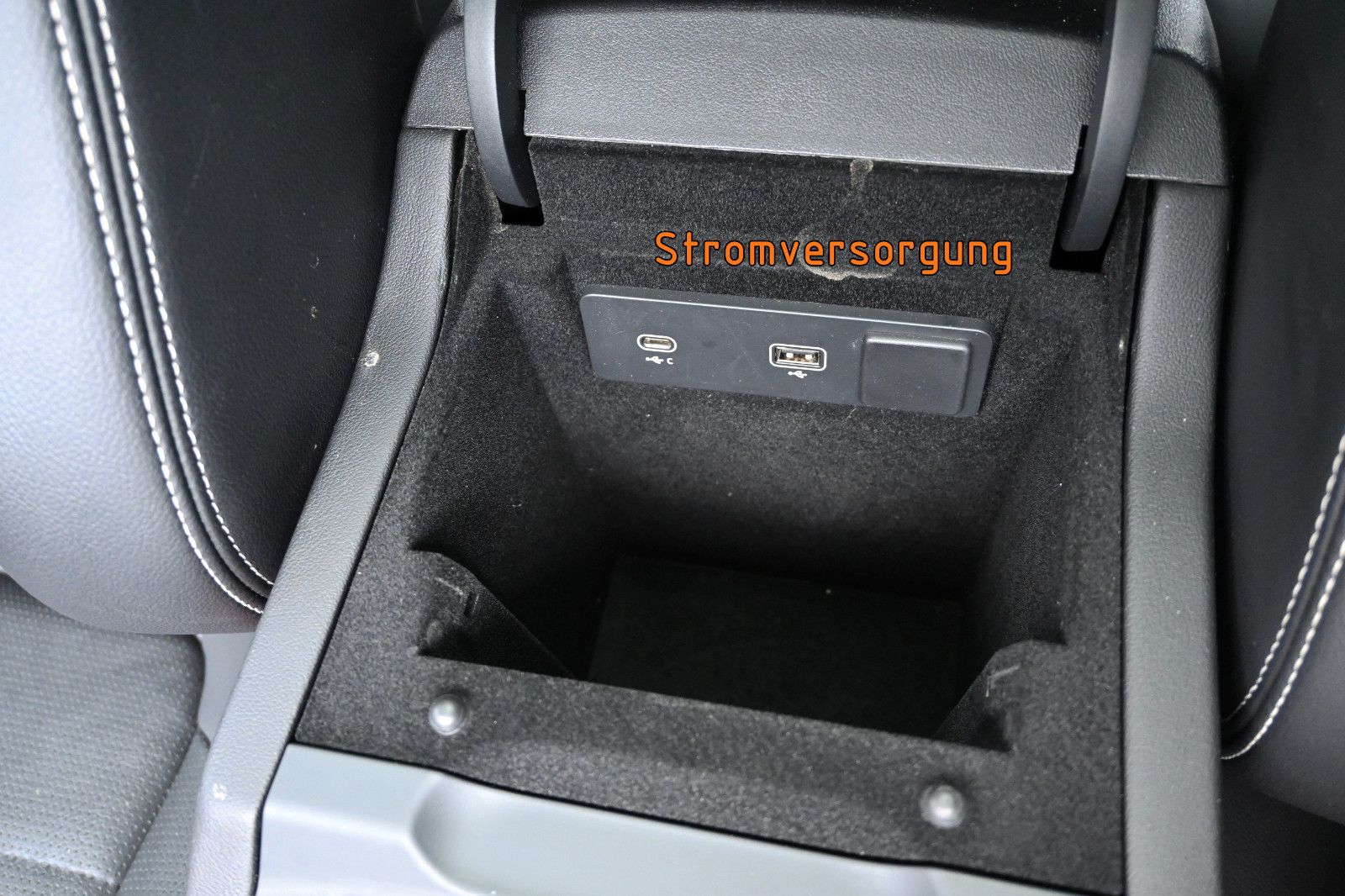 Fahrzeugabbildung Jaguar F-Pace D300 R-DYNAMIC SE AWD °ACC°AHK°HUD°PANO°