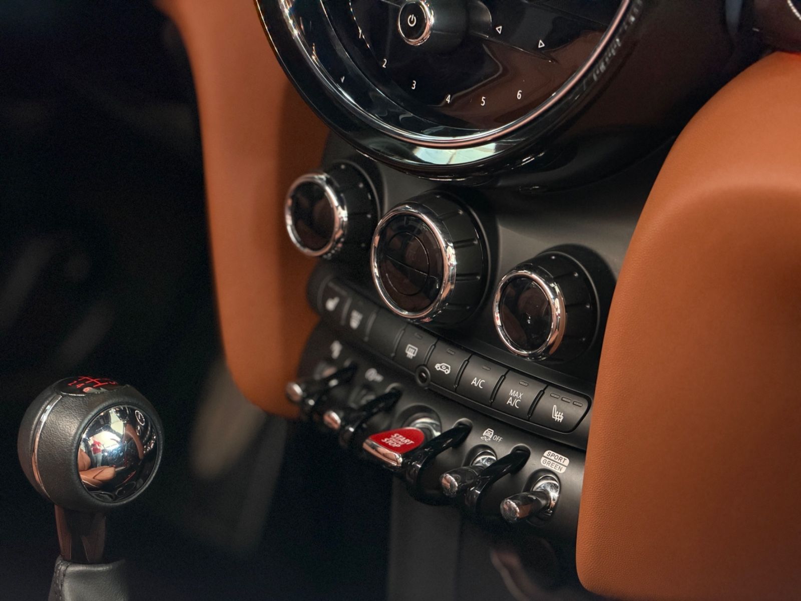 Fahrzeugabbildung MINI COOPER 1.5 5-trg.  John Cooper Works Trim