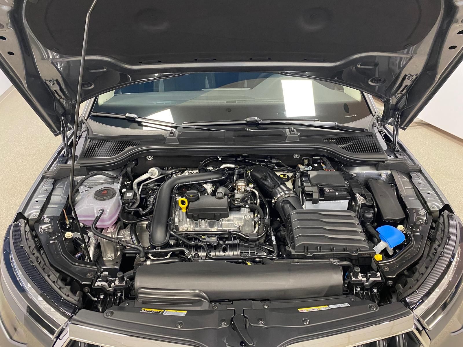 Fahrzeugabbildung SKODA Kamiq 1.0 TSI Selection AHK+APP+KLIMA+RFK+PDC+SI