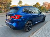 BMW X3 M Competition - blaue BMW X3 M