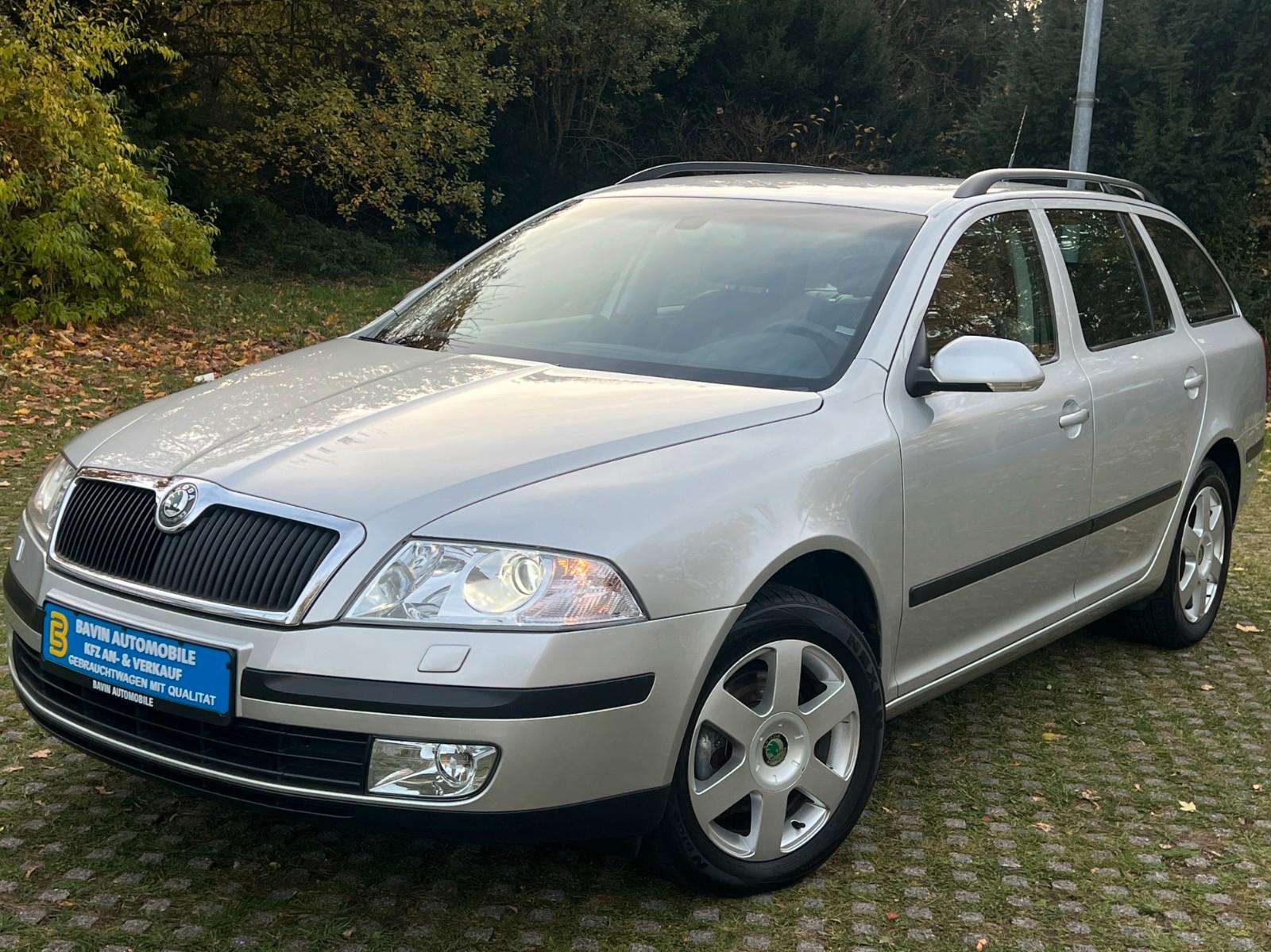 Skoda Octavia 2.0FSI Elegance*VOLL *Leder *Xenon *Navi