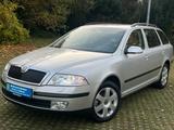 Skoda Octavia 2.0FSI Elegance*VOLL *Leder *Xenon *Navi - Skoda Octavia aus 2005: Kombi