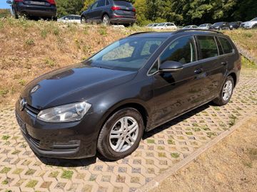 Volkswagen Golf - 2