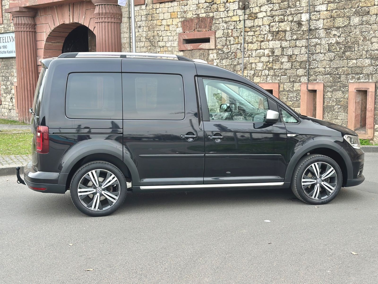 Fahrzeugabbildung Volkswagen CADDY ALLTRACK BMT*AUTOM+AHK+MOD.2020*
