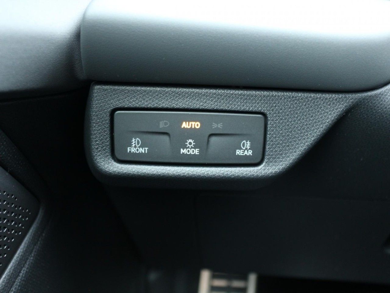 Fahrzeugabbildung CUPRA Terramar 1.5 eTSI PS DSG