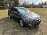 Opel Astra Sports Tourer 1.6 Turbo Sport 132kW Au... - Opel Astra mit Benzin-Antrieb in Berlin: Kombi, Automatik