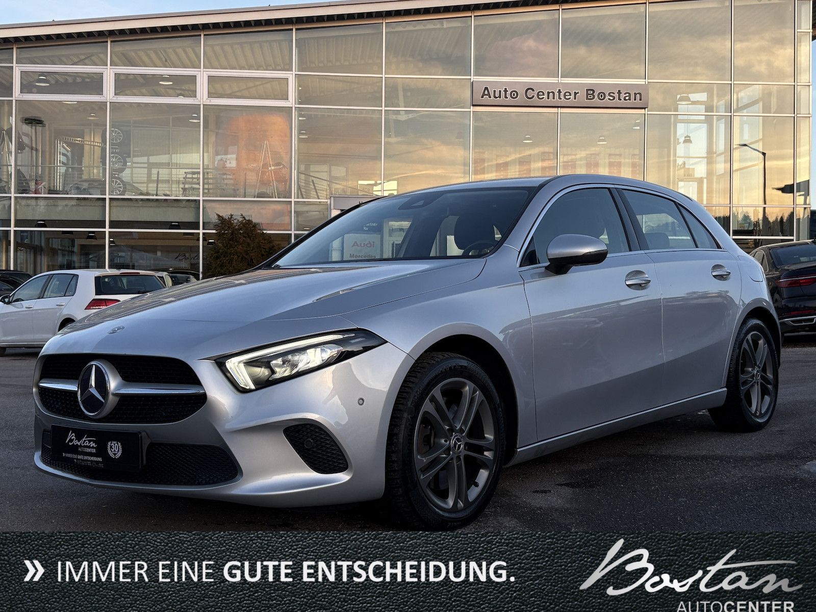 MERCEDES-BENZ A 250 BUSSINES/NAVIGATION/HIGHPERFORMACE-LED/PDC