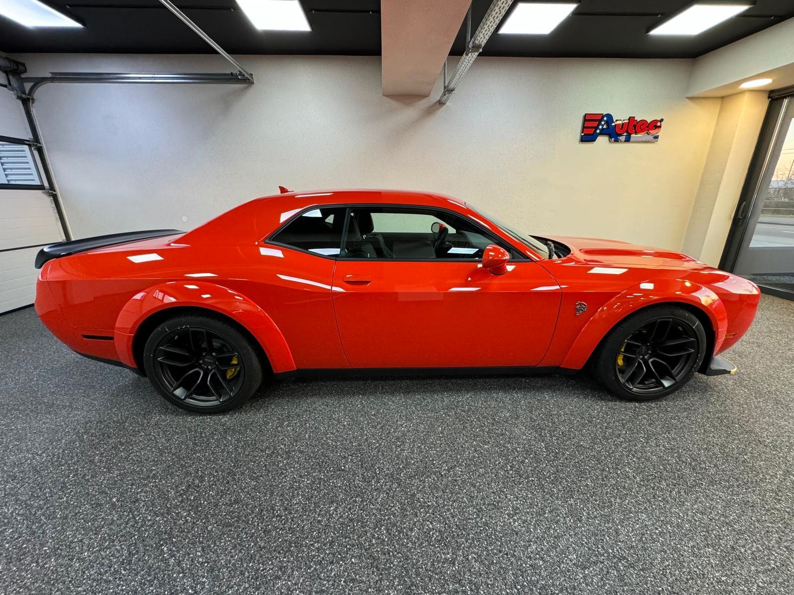 Fahrzeugabbildung Dodge SRT HELLCAT JAILBREAK -LAST CALL-YELLOW CALIPERS