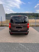 Toyota Proace Verso 2.0l (150 PS) Team D L1 S+W Reifen - gebrauchte Toyota Proace (Verso) aus dem Jahr 2019