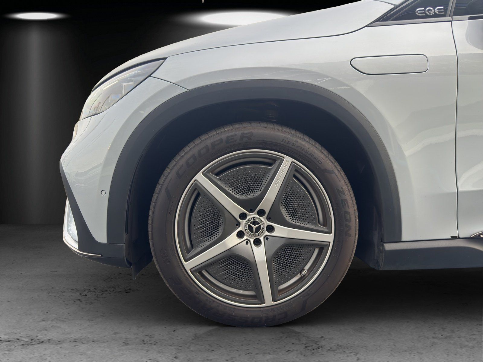 Fahrzeugabbildung Mercedes-Benz EQE350 4M SUV AMG Prem AIRMATIC Pano AHK HUD HAL