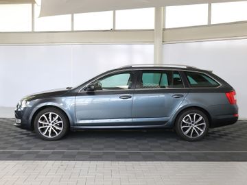Skoda Octavia COMBI EDITION XENON PDC ANHÄNGERKUPPLUNG