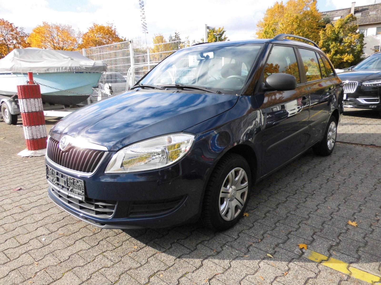 Skoda Fabia 2014 — rear view
