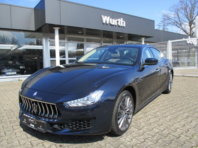 Maserati Ghibli 3,0V6/Schiebedach