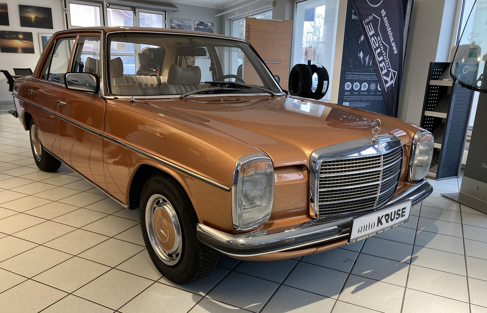 Mercedes-Benz 200/8 Automatik W115