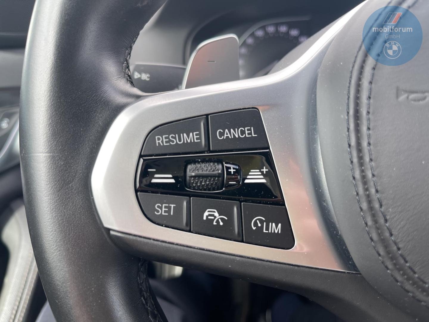 BMW 520 d M-Sport ACC HUD HiFi Laserlicht Sportsitze