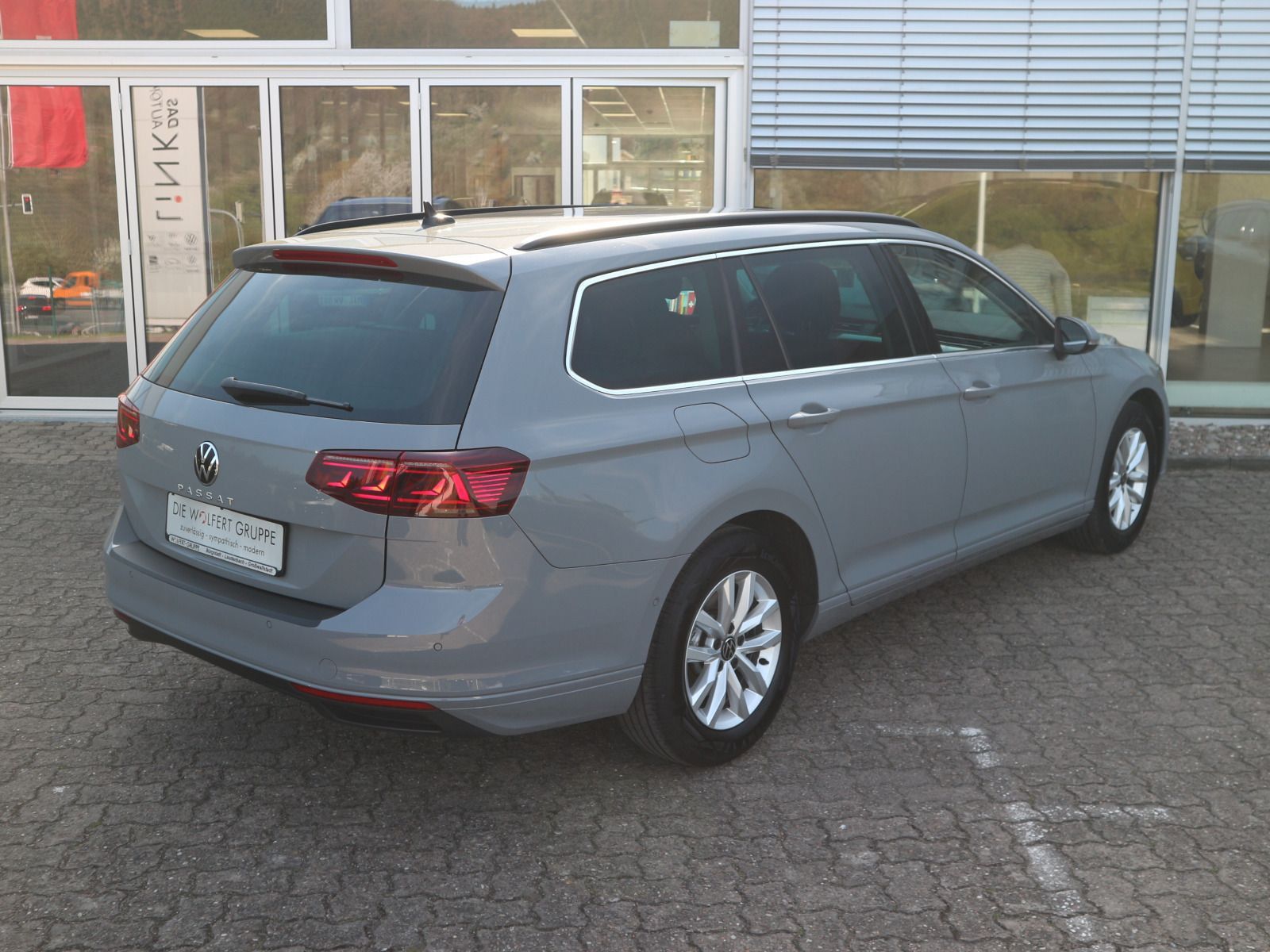 Volkswagen Passat Variant - Bild 8